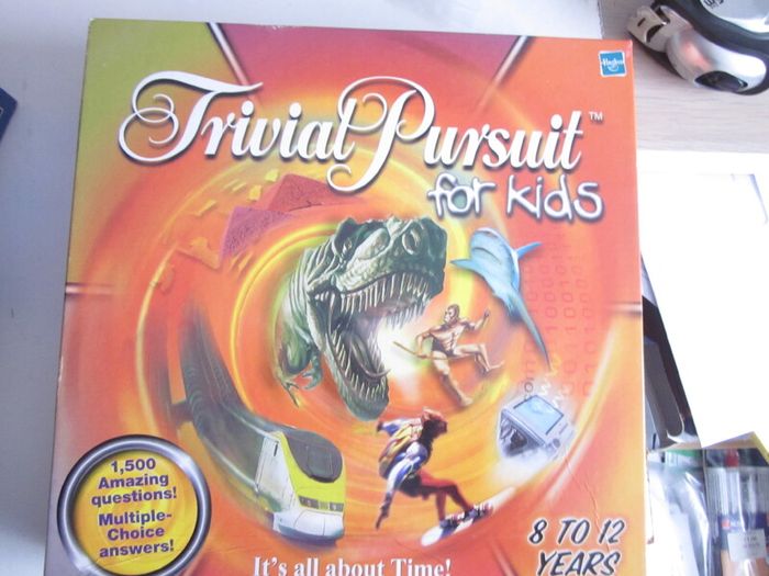 Trivial Pursuit for Kids Board Game  2001
