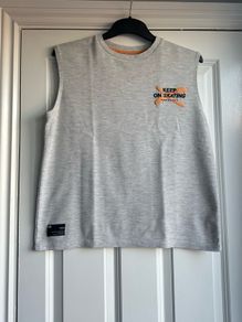 Boys River Island top - sz 11/12
