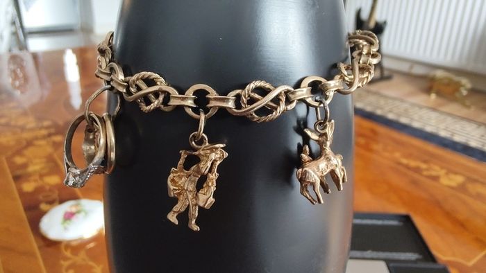Vintage 9k Gold Charm Bracelet