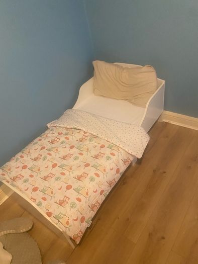 Toddler bed