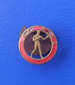 THE RING (boxing magazine promotional) - enamel badge (1950's or earlier). Rare!