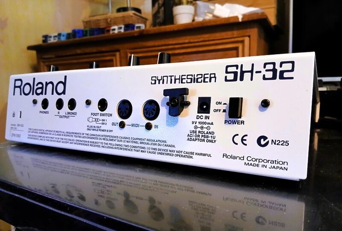 Roland SH32 & Kiltpartick Audio Carbon