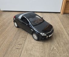 Norev 1:18 Opel Tigra TwinTop (2004) - Black - Fully Functional Folding Roof!