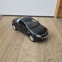 Norev 1:18 Opel Tigra TwinTop (2004) - Black - Fully Functional Folding Roof!