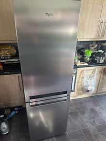Whirlpool  Fridge Freezer - Steel