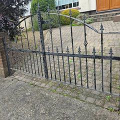 Gate. 8.5ft length Cast Iron Metal Garden Gate