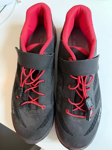 cycling shoes