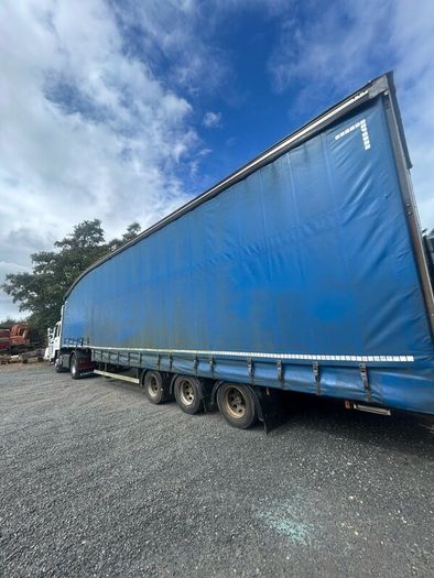 Double deck trailer