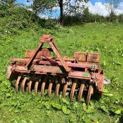 Front furrow press