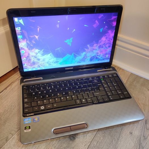 Intel i7 Toshiba Satellite Windows 7 Laptop for Old games/software 2000s era