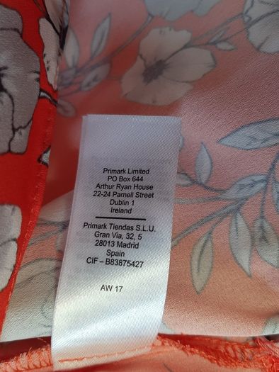 new top no sleeves tag attached