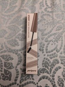 Brow mascara in light brown