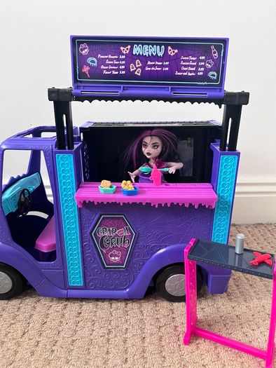 Monster High food truck