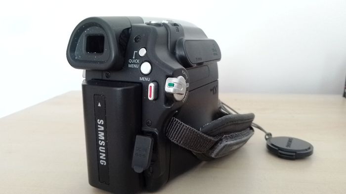 Samsung MiniDV Digital Camcorder VP-D361