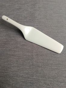 Cake server