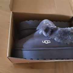 Brand New UGGS