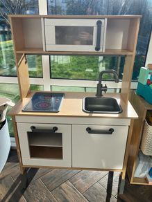 Play kitchen