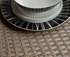2 Dinner sets