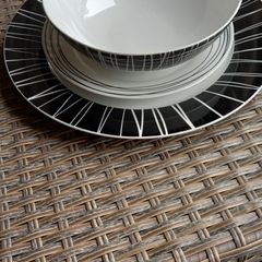2 Dinner sets