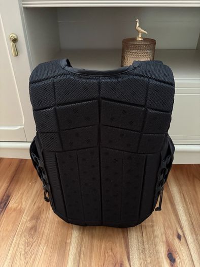 Racesafe Black Provent 3.0 child's body protector size large like new!