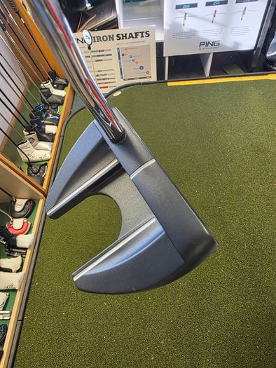 Odyssey DFX V-Line Fang Putter 33"