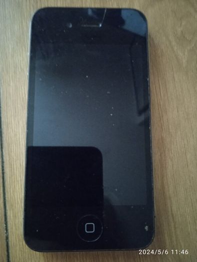 Broken IPad and 6 phones for parts