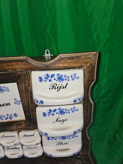 Spice wall mounted rack retro Dutch