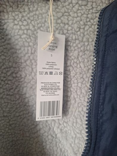 BNWT Dryrobe/Changing robe