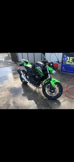 Kawasaki Z4 and Riding Gear