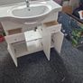 sink and vanity Image 3