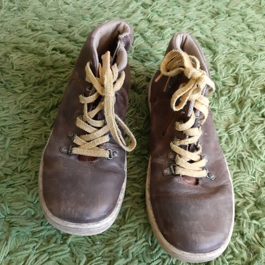 Clarks leather boots size 3G boys