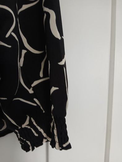 Black and cream top from Only, size 14, new with tag
