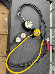 scuba diving regulator sets x2