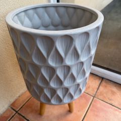Planter pot grey stone