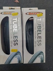 Road tyres Maxxis tubless