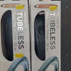 Road tyres Maxxis tubless