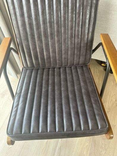 Accent chair