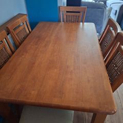Dining Table & Chairs