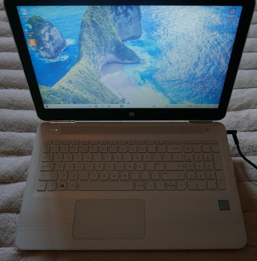 Hp Pavilion laptop i5-6200 - 8GB RAM GB 256 NVME SSD. Windows 10