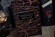 A Primer of D.r.u.g. Action ! Tenth Edition ! RRP 38 Euro ! A Comprehensive Guide to the Actions, Uses, and Side Effects of Psychoactive D.r.u.g.s ! 2004 ! by Worth Publishers !
