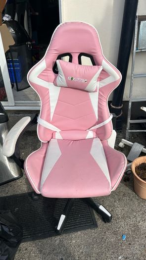 FREE Pink Gaming Chair