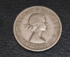 1955 Two Shillings Coin UK Elizabeth Great Britain