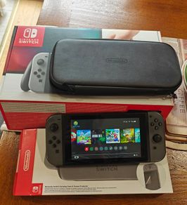 Nintendo Switch, Case and boxes