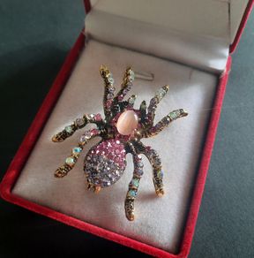 Tarantula Pink & White Sparkling Crystals Spider Brooch Shawl Pin Badge