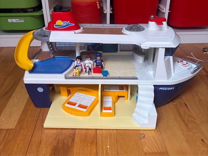 Play Mobil Cruise Ship + accessories