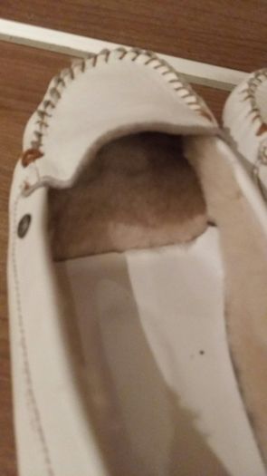 NWT White EMU Moccasin Leather Shoes size 5