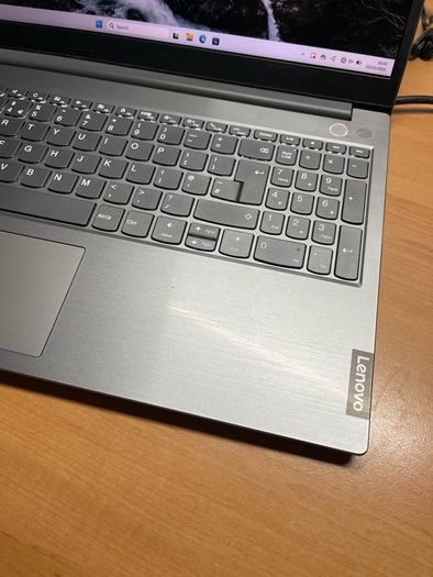 Lenovo Thinkbook 15 - i5 pro 10 generation 8/256 win 11 pro