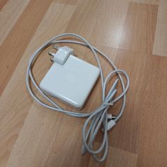 Apple Macbook 96w charger USB C cable