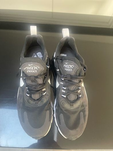 womans runners Nike react