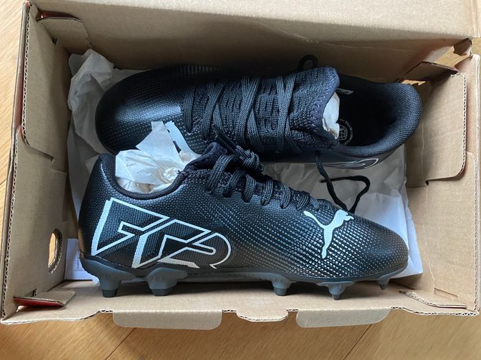 Kids Football boots